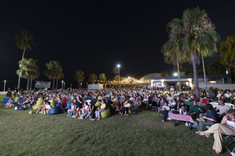 Mersin Sinema Ofisi Açık Hava Sinema Gösterimlerinde Bu Kez Çocuklar Açık Havada Sinema Deneyimi Yaşadı